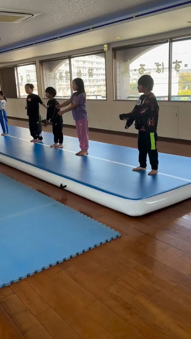 アクロバット教室　体操教室