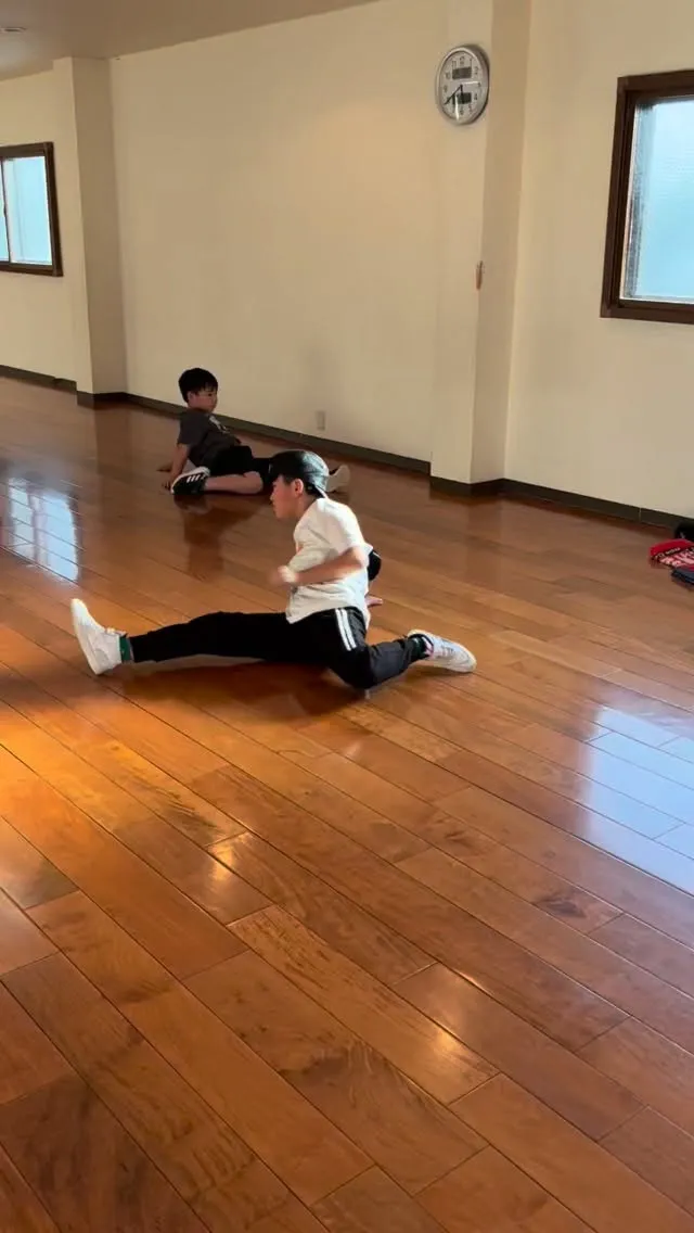 ブレイクダンス　ブレイキン　