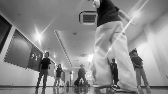 ヒップホップダンス　中級クラス